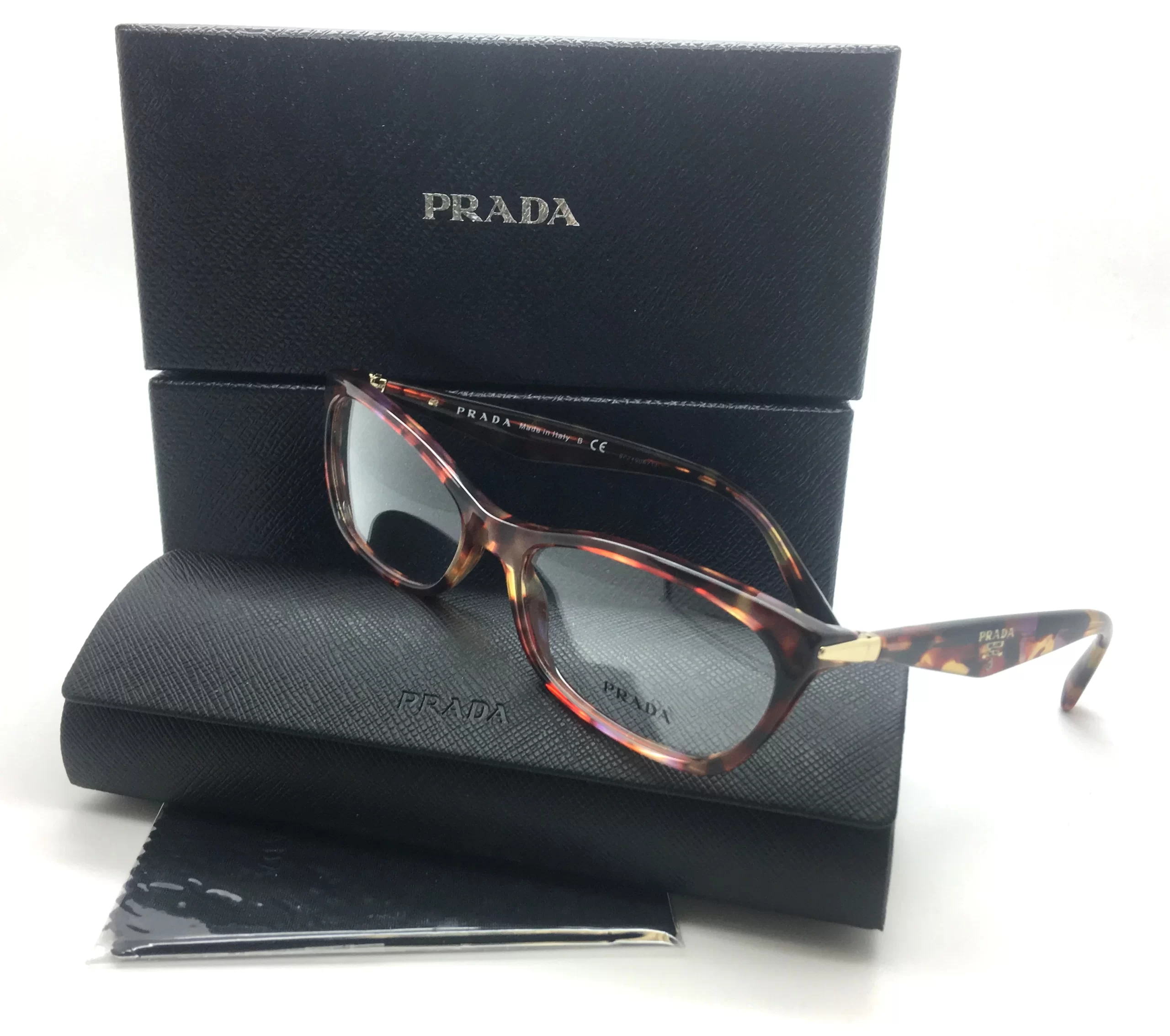Prada Eyeglasses: Where Modernity Meets Timeless Sophistication